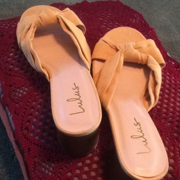 Sun Flower🌻Yellow Lulus Mules🌻 - Picture 4 of 5